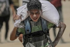Γάζα: 11 νεκροί από την πείνα και 12 ενώ περίμεναν βοήθεια - 1 στα 5 παιδιά υποσιτίζεται