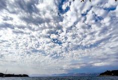 Ο καιρός σήμερα: Νεφώσεις και βόρειοι άνεμοι - Πού θα σημειωθούν βροχές