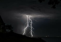 Καιρός - Meteo: Σχεδόν 5.000 κεραυνοί «χτύπησαν» τη χώρα σήμερα το απόγευμα