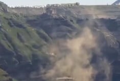 Σαντορίνη: Βίντεο από τη στιγμή της μεγάλη κατολίσθησης στο Ημεροβίγλι