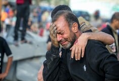 «Ας μας βομβαρδίσουν μέσα στο σπίτι μας»: Εκατοντάδες κάτοικοι αρνούνται να εγκαταλείψουν τη Γάζα