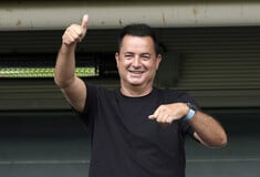 Χίος: «Για να κάτσει ο Ατζούν Ιλιτζαλί, μας πέταξαν έξω», καταγγέλλουν τέσσερις Τουρκάλες τουρίστριες