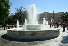Επαναλειτουργεί το σιντριβάνι στην πλατεία Συντάγματος