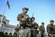Αναβρασμός στο Σικάγο: Ο Τραμπ σχεδιάζει χρήση ναυτικής βάσης από την ICE κατά μεταναστών