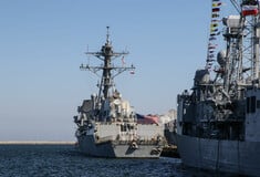 Συναγερμός στη Λατινική Αμερική: Οι ΗΠΑ στέλνουν οκτώ πολεμικά πλοία - Ο Μαδούρο κινητοποιεί στρατό