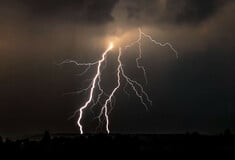 Καιρός - Μαρουσάκης: Επικίνδυνες καταιγίδες, χαλαζοπτώσεις και μεγάλη συχνότητα κεραυνών το Σαββατοκύριακο