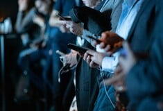 SMARTPHONE ΠΟΛΗ ΔΥΟ ΩΡΕΣ