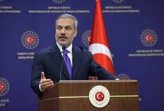Προκλητικός Φιντάν: Η Ελλάδα χρησιμοποιεί την Τουρκία ως «πολιτική ασπιρίνη» 