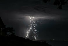 Καιρός: Καταιγίδες, χαλαζοπτώσεις και κεραυνοί το Σαββατοκύριακο - Οι μετεωρολόγοι προειδοποιούν