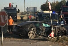 Πώς έγινε το τροχαίο στην εθνική οδό Θεσσαλονίκης-Μουδανιών: «Η μαύρη Porsche έτρεχε με ιλιγγιώδη ταχύτητα»