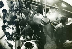 «Μα πώς γεμίζει αυτή η τρύπα;»: Πριν από 40 χρόνια, τα «Δυο Λουξ» ξάφνιασαν τα Χανιά 