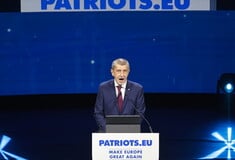 Επίθεση με μπαστούνι δέχτηκε ο πρώην πρωθυπουργός της Τσεχίας Αντρέι Μπάμπις – Μεταφέρθηκε στο νοσοκομείο