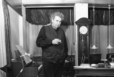«Private Recordings»: Στο δωμάτιο του Μίκη