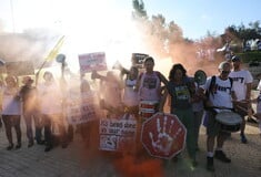 «Ημέρα Αναταραχής» σήμερα στο Ισραήλ με χιλιάδες να διαδηλώνουν για την στρατιωτική επιχείρηση στην Πόλη της Γάζας