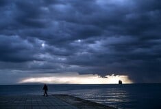 Ο καιρός σήμερα: Σε ποιες περιοχές αναμένονται τοπικές βροχές και σποραδικές καταιγίδες