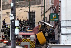 Στους 15 οι νεκροί από τον εκτροχιασμό του ιστορικού τελεφερίκ Γκλόρια στη Λισαβόνα