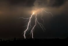 Τσατραφύλλιας: Με δύο πρόσωπα ο καιρός την Πέμπτη - Πού αναμένονται καταιγίδες, χαλαζοπτώσεις και κεραυνοί 
