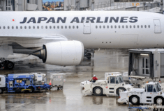 Η Japan Airlines ζητά συγγνώμη για μεθυσμένο πιλότο της που οδήγησε σε καθυστέρηση τρεις πτήσεις της