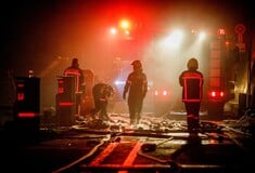 Μεγάλη φωτιά τώρα στη Χαλκιδική σε ελαιοτριβείο - Ήχησε το 112