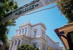 Νοσοκομείο ΕΛΠΙΣ: Άνδρας απειλεί να πέσει από μπαλκόνι