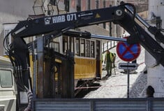 Πορτογαλία: Τρίχρονο αγόρι ανασύρθηκε ζωντανό από το τελεφερίκ στη Λισαβόνα