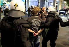 Επεισόδια στο Σύνταγμα μετά τη συγκέντρωση για τα Τέμπη