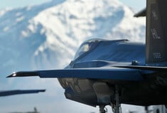 Τα F-35 των ΗΠΑ «σκιάζουν» τη Βενεζουέλα – Ο Μαδούρο μιλά για απειλή πολέμου