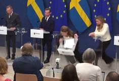 Σουηδία: Η υπουργός Υγείας της χώρας κατέρρευσε κατά τη διάρκεια της πρώτης συνέντευξης Τύπου