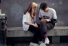 Γαλλία: Συστάσεις για απαγόρευση των social media στους κάτω των 15 και «ψηφιακό lockdown» για τους 15–18