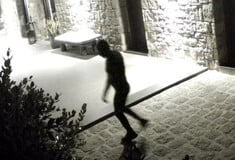 Μύκονος: Βίντεο από τη δράση των διαρρηκτών που έκλεψαν γνωστό επιχειρηματία από τη Θεσσαλονίκη
