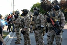 ΗΠΑ: Ο δήμαρχος του Σικάγου ζητεί τη διεξαγωγή έρευνας για τον θάνατο μετανάστη που πυροβολήθηκε από πράκτορα της ICE