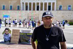 Ξεκινά απεργία πείνας και δίψας πατέρας θύματος των Τεμπών