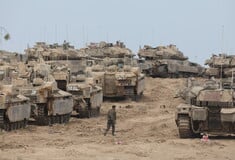 Ισραηλινά άρματα μάχης και μπουλντόζες προελαύνουν σε πυκνοκατοικημένες περιοχές της Γάζας