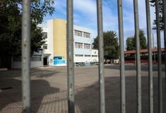 Πάτρα: «Γονάτισε ή θα σε μαχαιρώσουμε» - Ανήλικες επιτέθηκαν σε 13χρονη έξω από το σχολείο 