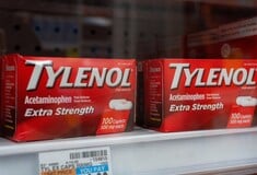ΗΠΑ: Η κυβέρνηση Τραμπ θα ανακοινώσει τη σύνδεση γνωστού παυσίπονου με τον κίνδυνο αυτισμού