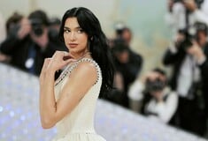 Dua Lipa: Απέλυσε τον ατζέντη της λόγω φερόμενης υποστήριξής του στο Ισραήλ