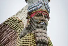 Ένας μνημειώδης φτερωτός ταύρος στο Μουσείο Ακρόπολης
