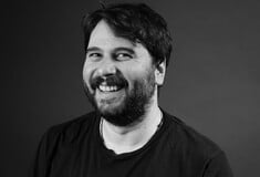 Η Pizza Fan απέλυσε τον Πάρι Ρούπο επειδή το απαίτησε ο Κωνσταντίνος Μπογδάνος