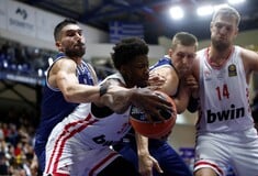 Ο Ολυμπιακός στον τελικό του Super Cup - Η πρώτη εμφάνιση του Κώστα Αντετοκούνμπο στην ομάδα