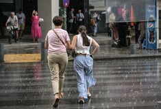 Καιρός: Βροχές και τοπικές καταιγίδες τη Δευτέρα – Πού θα εκδηλωθούν καταιγίδες