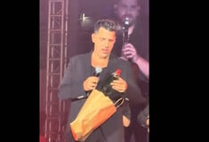 Θοδωρής Φέρρης: Θαυμαστής του έκανε δώρο ένα μπουκάλι «Fairy»