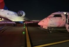 Νέα Υόρκη: Σύγκρουση δύο αεροπλάνων στον διάδρομο απογείωσης - Ένας τραυματίας