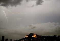 Τσατραφύλλιας για κακοκαιρία: «Σε λίγο το πέρασμα του ψυχρού μετώπου από την Αττική»
