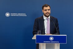 Μαρινάκης για Τσίπρα: «Την τελευταία φορά που είχε μιλήσει για λιμάνια, θάλασσες και φουρτούνες, ψάχναμε σωσίβιο»