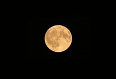 Απόψε θα κάνει την εμφάνισή της η πρώτη υπερπανσέληνος του 2025