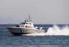 Ναυάγιο ανοιχτά της Λέσβου: Τέσσερις άνθρωποι ανασύρθηκαν χωρίς τις αισθήσεις τους