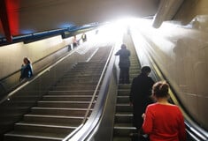 Μετρό: Ακινητοποιήθηκε συρμός στους Αμπελόκηπους - Ταλαιπωρία για τους επιβάτες