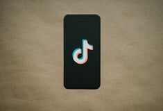 TikTok: Η επιστήμη πίσω από τον αλγόριθμο που μας κρατά κολλημένους