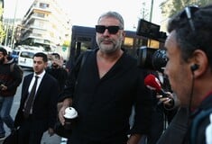 Βασίλης Μπισμπίκης: Στα δικαστήρια της Ευελπίδων ο ηθοποιός - Για τι κατηγορείται