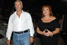 Χρυσούλα Διαβάτη: «Οι γιατροί δεν μπόρεσαν να τη βοηθήσουν, μπήκε τρεις φορές στο νοσοκομείο» λέει ο σύζυγός της